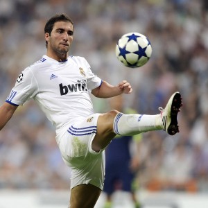 九游官网-阿德里尔森从里昂租借至安德莱赫特，继续欧洲征程，阿尔·安德森