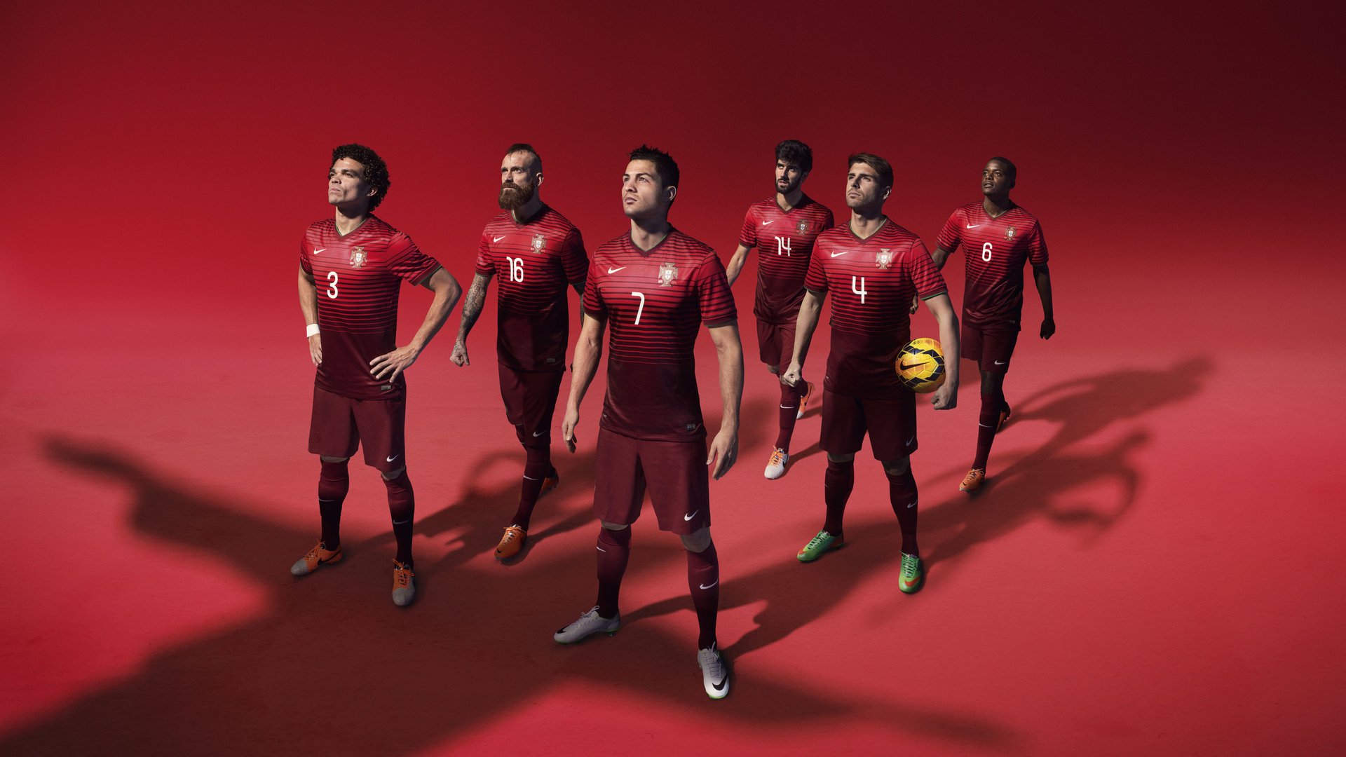 足球视频教程平台支持多方位互动交流，足球视频播放